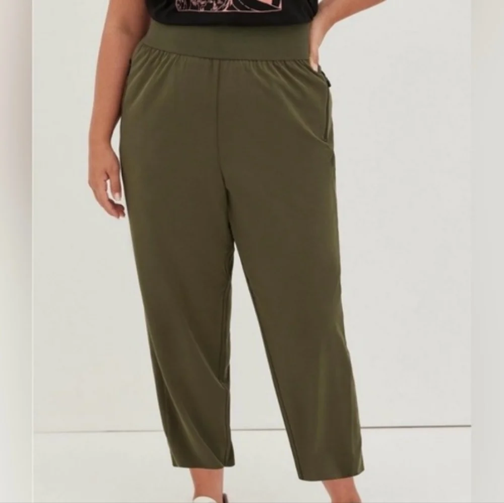 Torrid Happy Camper Woven Strech Pull On Pant In Olive Size 3X B76 - Picture 2 of 6